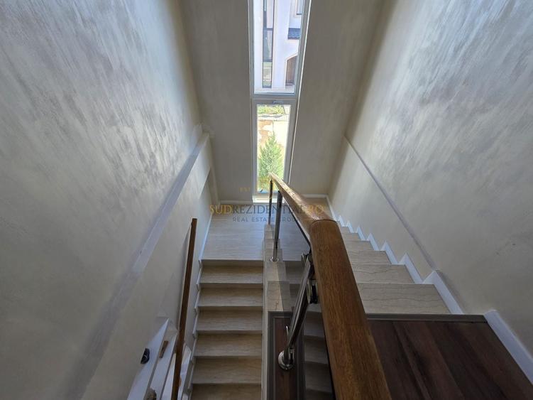 Duplex cu 5 camere cu Teren 303 Mp în Berceni