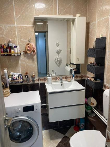 Apartament cu 3 camere decomandat, mobilat în Baicului