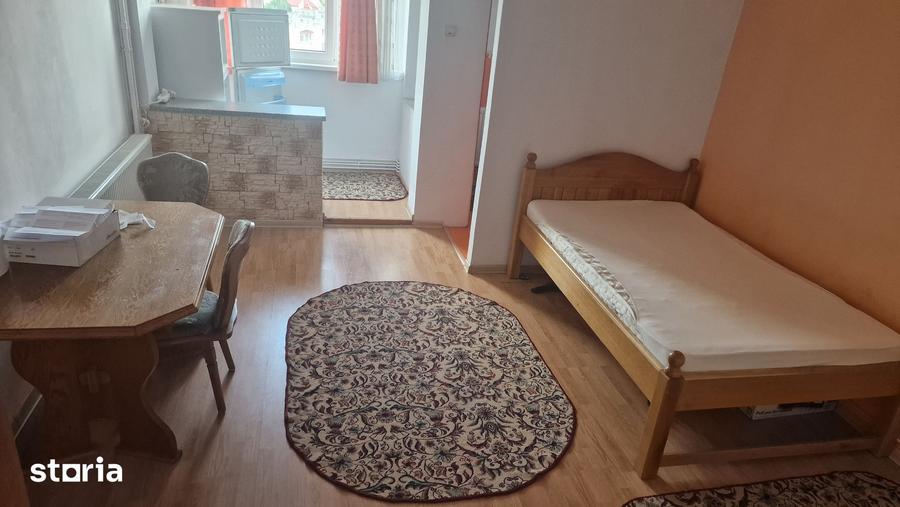 Garsoniera de inchiriat, etaj 7,Mhai Viteazul - 9