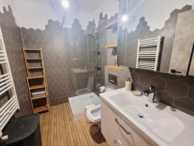 Apartament cu 2 camere semidecomandat în Borhanci
