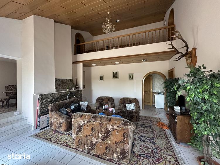 Casă cu 5 camere cu Teren 5000 Mp în Puchenii Mari