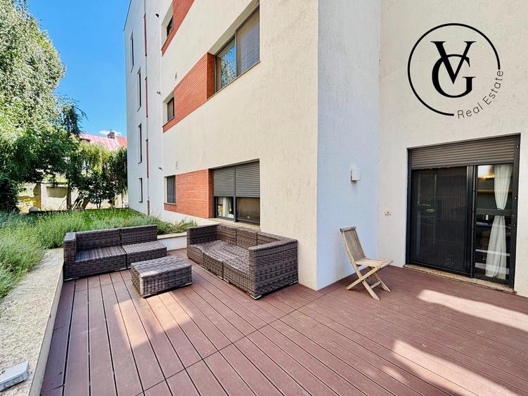 Apartament cu 4 camere decomandat, mobilat în Capitale