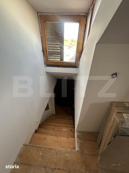 Casă cu 6 camere cu Canalizare în Central