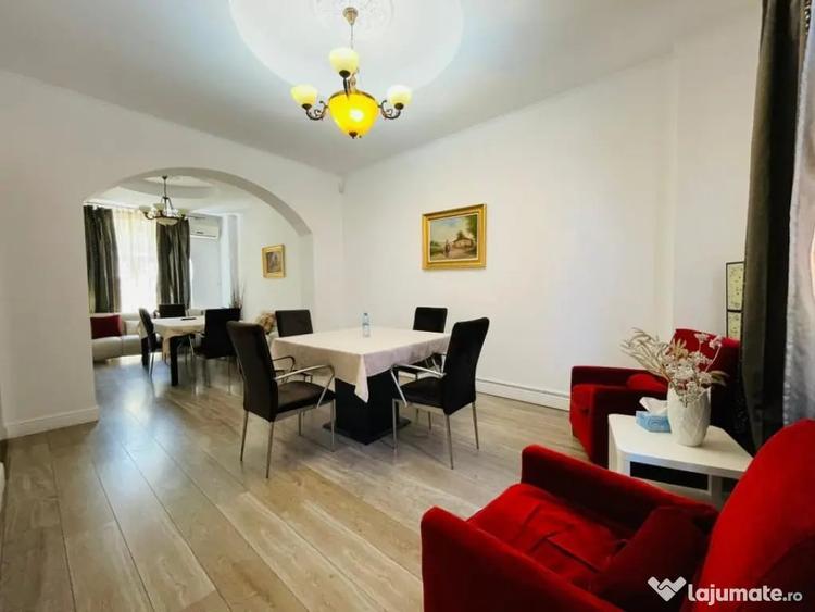 Casă cu 7 camere cu Teren 180 Mp în Parcul Carol