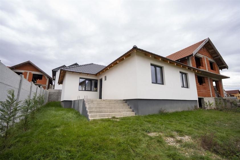 Casă individuală cu 3 camere cu Teren 300 Mp în Betfia
