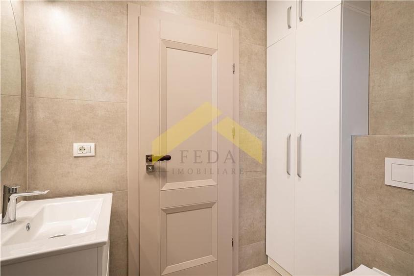 Apartament cu 3 camere semidecomandat, mobilat în UTA