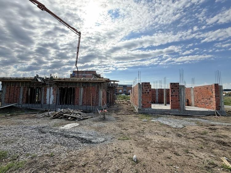 Casa de vanzare P+2, 270mp cu curte 220mp, 5 camere , 4 bai pe strada Matei Millo, Pipera - 7