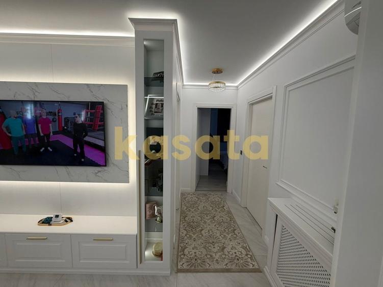 Apartament cu 3 camere semidecomandat în Central
