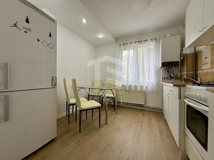 Apartament cu 3 camere decomandat, mobilat în Complex Studențesc