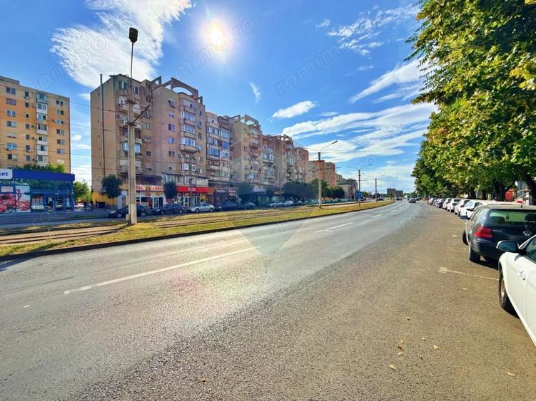 Apartament cu 3 camere semidecomandat în Aurel Vlaicu