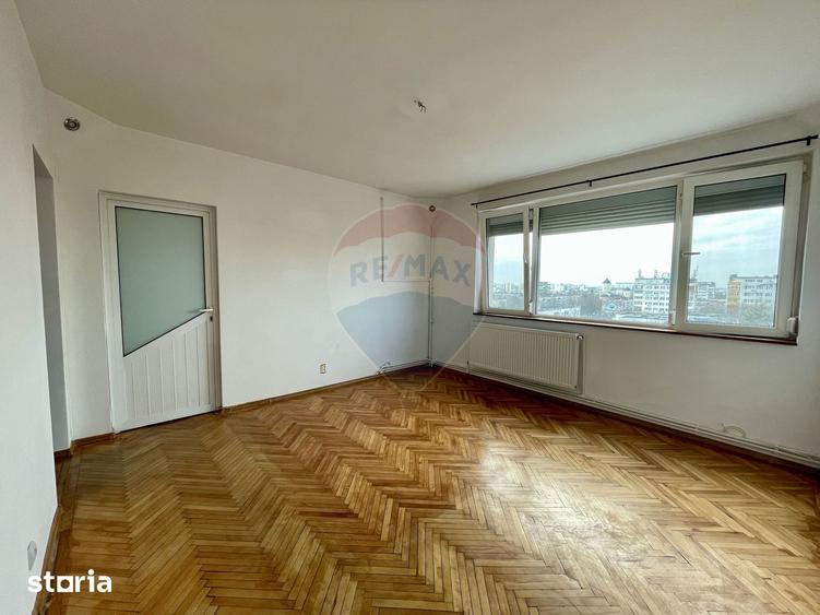 Apartament cu 3 camere semidecomandat în Nord