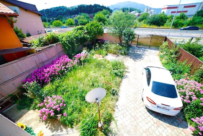 Casă individuală cu 4 camere cu Teren 318 Mp în Săcele