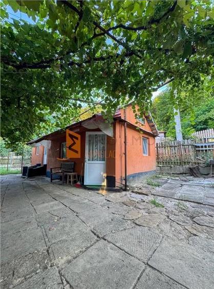 Casă individuală cu 4 camere cu Teren 600 Mp în Sărata-Monteoru