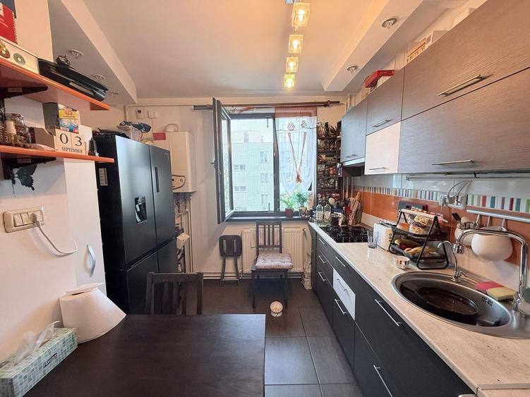 Apartament cu 4 camere decomandat, mobilat în Drumul Taberei