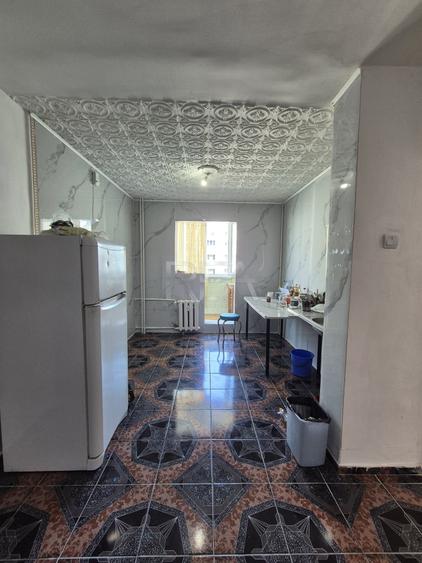 Apartament cu 3 camere decomandat, mobilat în Basarabia
