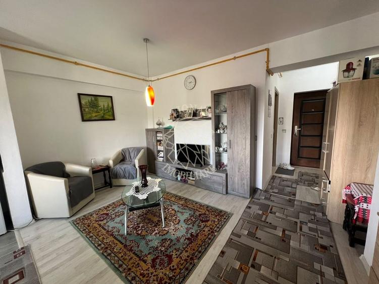 Apartament cu 2 camere semidecomandat, mobilat în Independenței