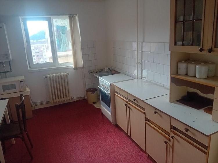 Apartament cu 3 camere decomandat în Calea Romanului