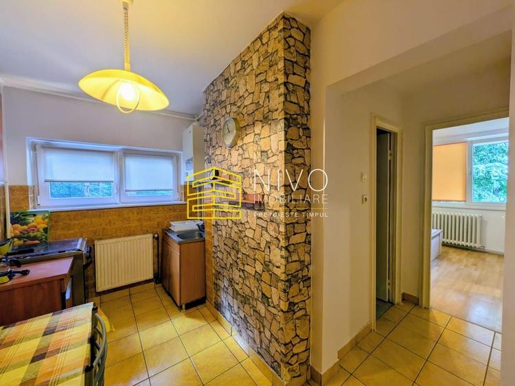 Apartament cu 2 camere semidecomandat, mobilat în Aleea Carpați