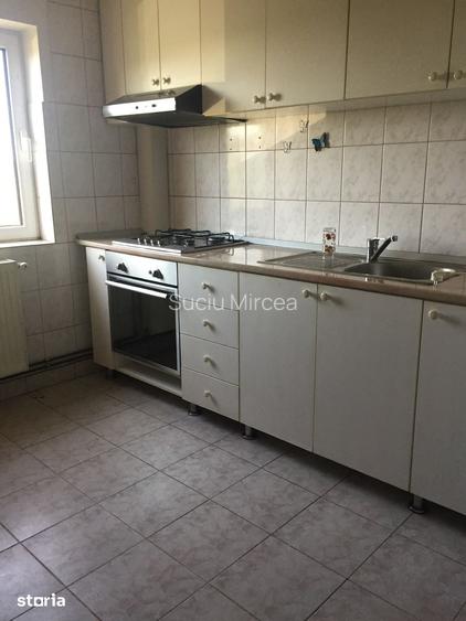 Inchiriez apart.2 cam.Micalaca,str.Batistei, et.2/4,cu centrala pe gaz
