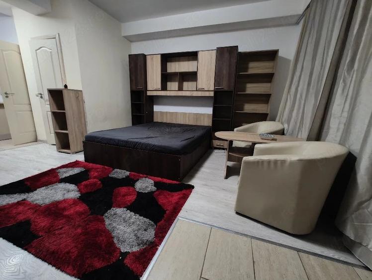 Garsonieră decomandată în Steaua