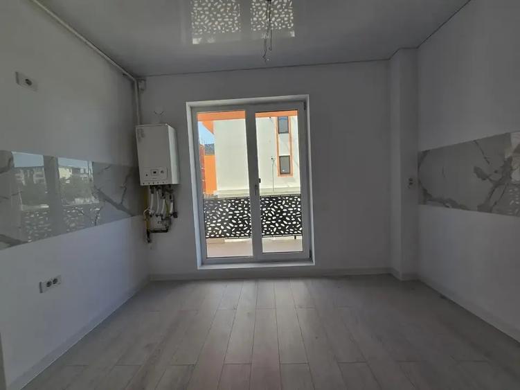 Apartament cu 3 camere decomandat în Dobroești