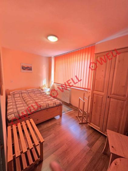 Casă cu 11 camere cu Garaj în Simeria