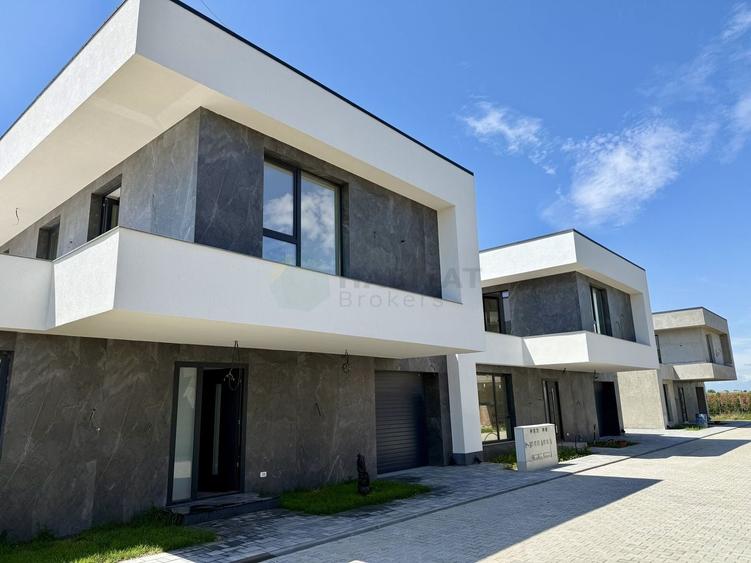 Casă individuală cu 6 camere cu Piscina în Tunari
