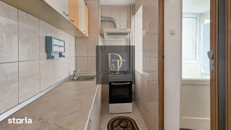 Apartament cu 2 camere decomandat în Tractorul