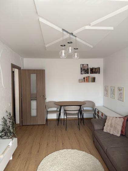 Apartament cu 2 camere decomandat în Micro 17