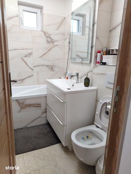 Apartament cu 3 camere decomandat în Valea Roșie