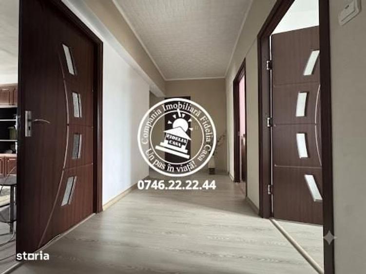 Apartament cu 4 camere decomandat în Nicolina