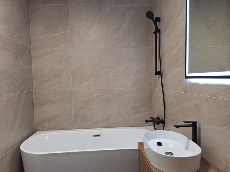 Apartament cu 2 camere semidecomandat, mobilat în Florești