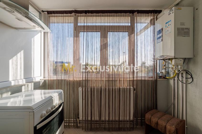 Apartament cu 3 camere decomandat, mobilat în Popa Șapcă