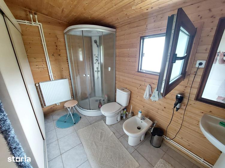 Casă cu 5 camere cu Teren 675 Mp în Gura Ocniței