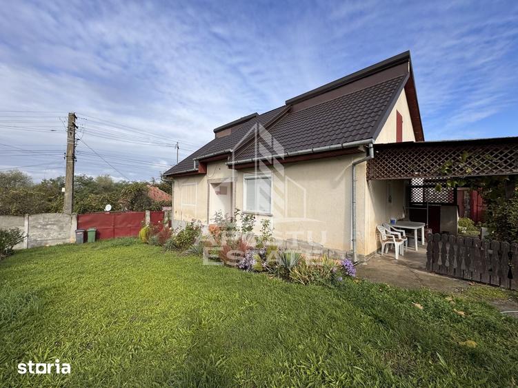 Casă cu 4 camere cu Teren 3000 Mp în Central