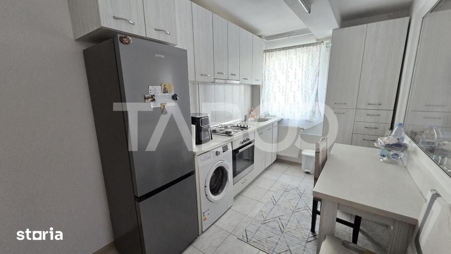 Apartament cu 3 camere decomandat în Est