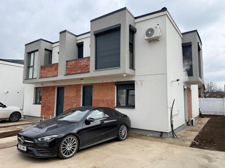 Duplex cu 4 camere cu Canalizare în Tunari