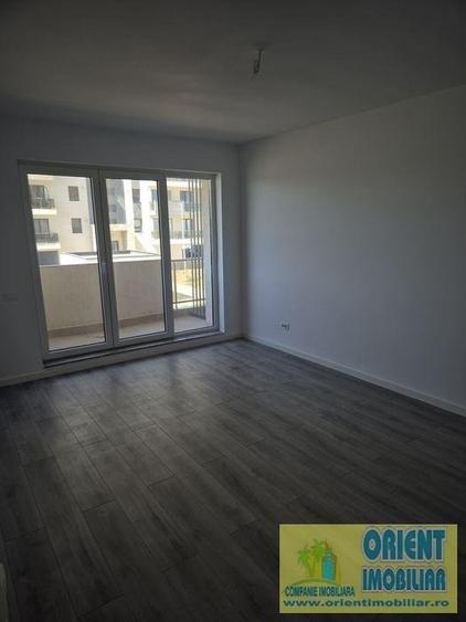 Tomis Plus, 2 camere de vanzare, etaj 1, decomandat - 1