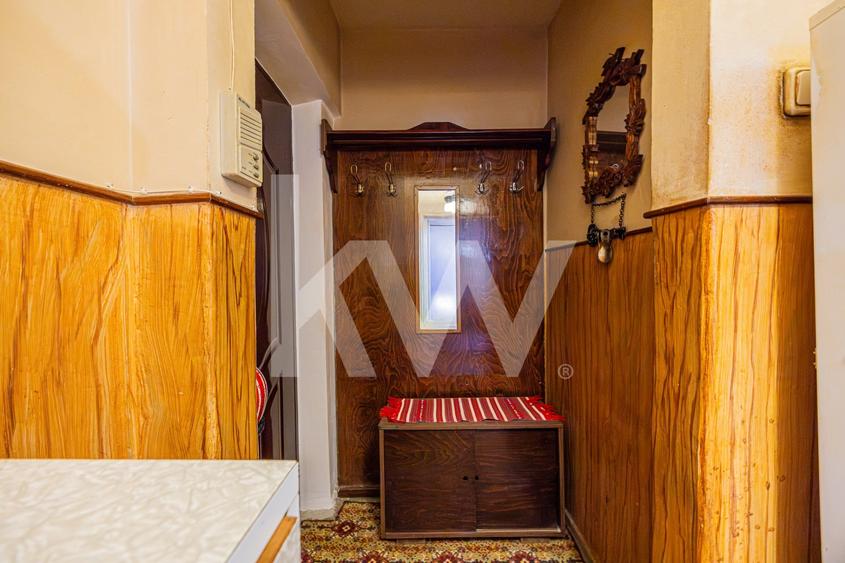 Vânzare apartament cu 2 camere, semidecomandat, strada Avram Iancu - 15