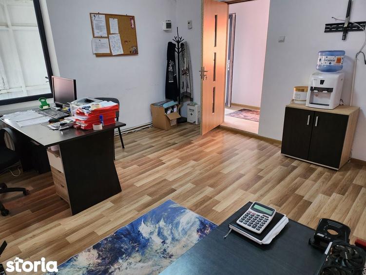 Casă cu 9 camere cu Teren 260 Mp în Central