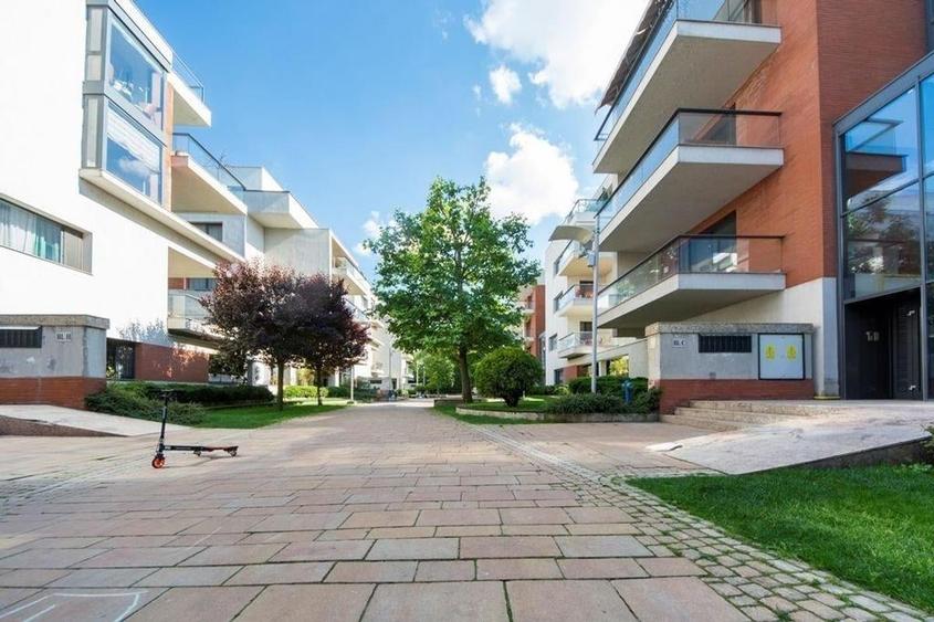 Apartament cu 4 camere decomandat în Dorobanți