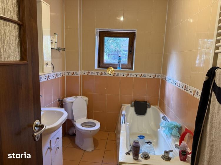 Casă cu 3 camere cu Teren 330 Mp în Central