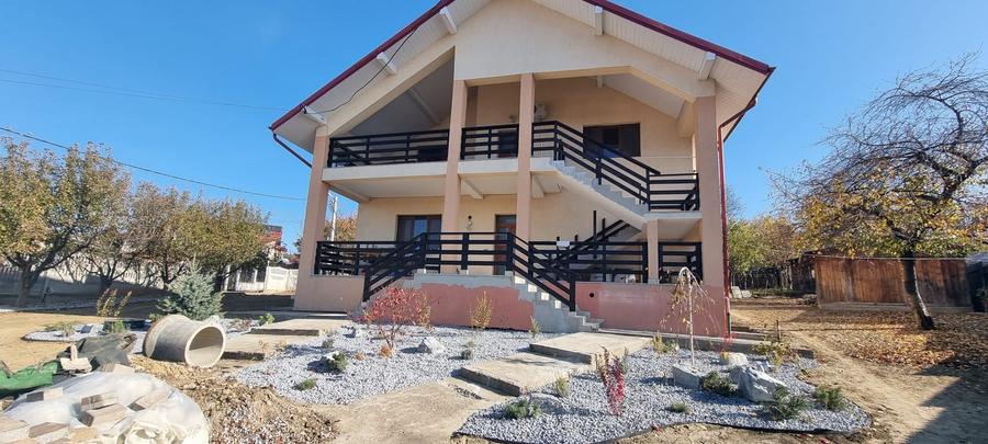 Casă individuală cu 5 camere cu Canalizare în Bucium