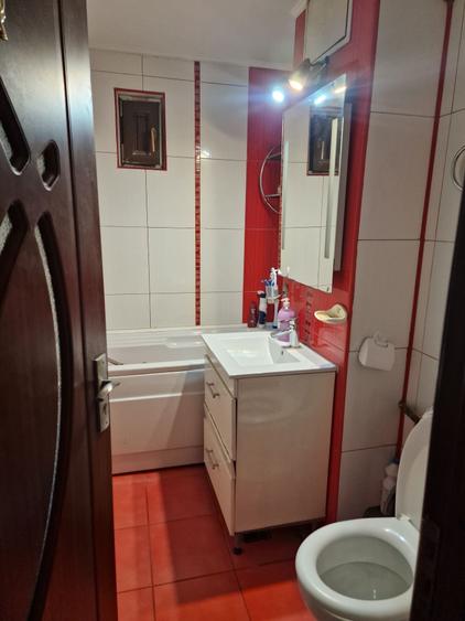 Apartament cu 3 camere în Rovine