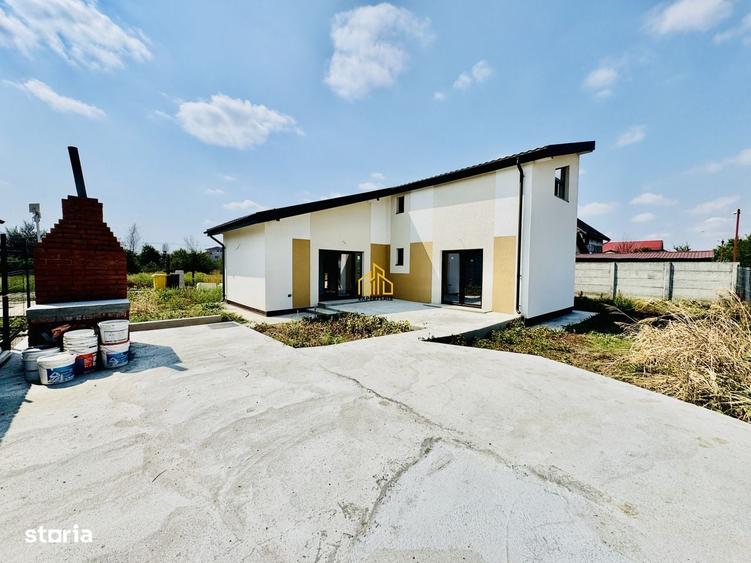 Casă cu 4 camere în Domnești