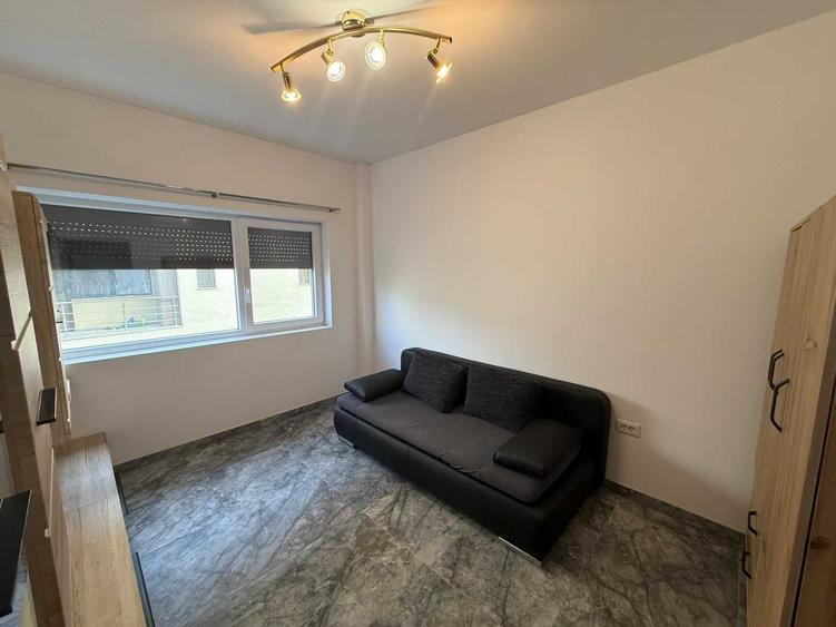 Apartament cu 3 camere decomandat în Micălaca