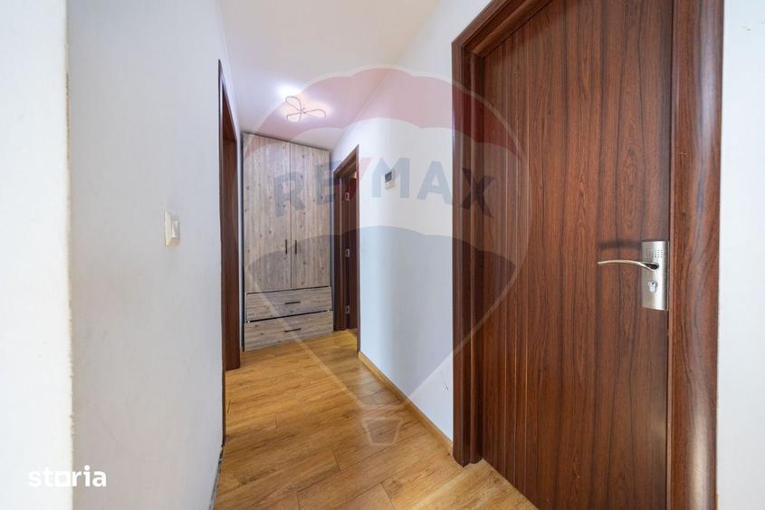 Apartament cu 4 camere decomandat, mobilat în Sânpetru