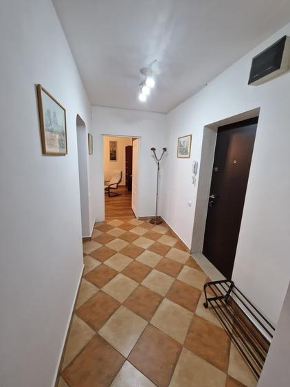 Piata Alba Iulia, Bd. Burebista - 11