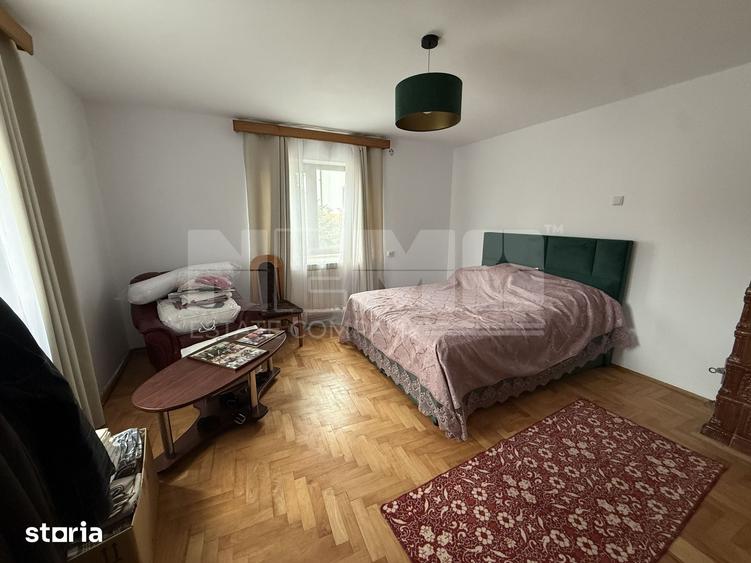 Casă cu 6 camere cu Teren 5100 Mp în Central