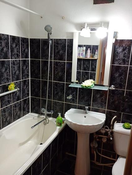 Apartament cu 2 camere decomandat în Uiasca